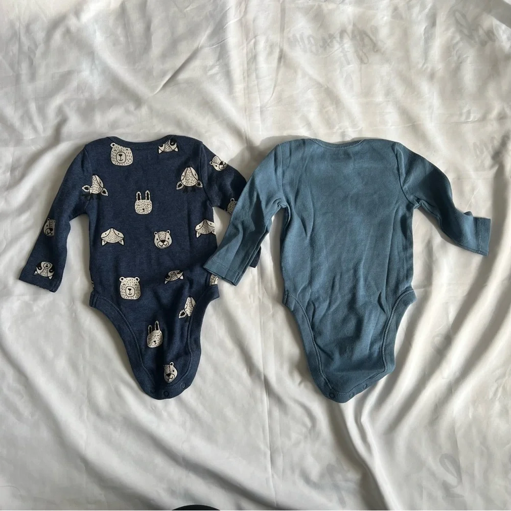 Set of 6 Old Navy Blue Tone Long Sleeve Onesies in Size 0-3 Months
